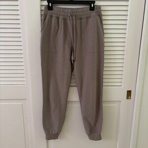 Beyond Yoga Taupe Joggers in XS